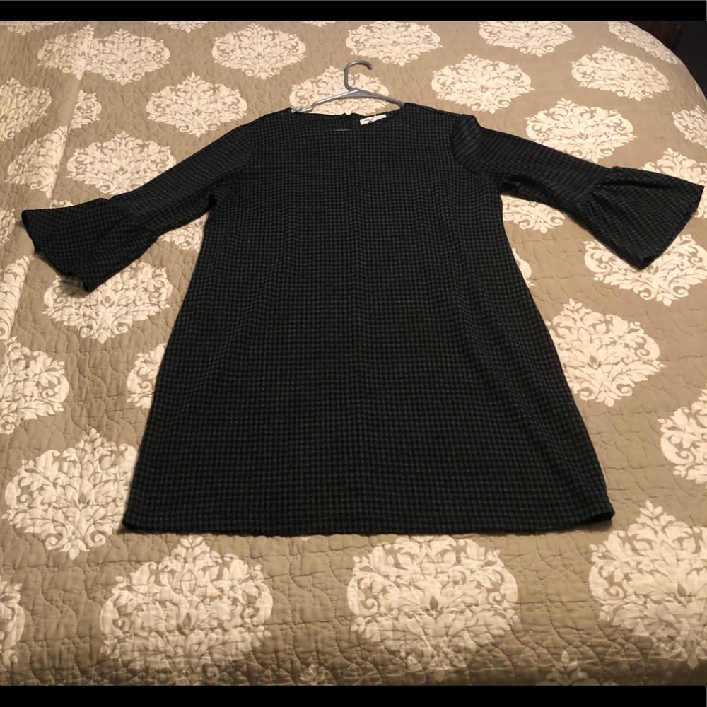 Houndstooth dress with adorable bell sleeve detail